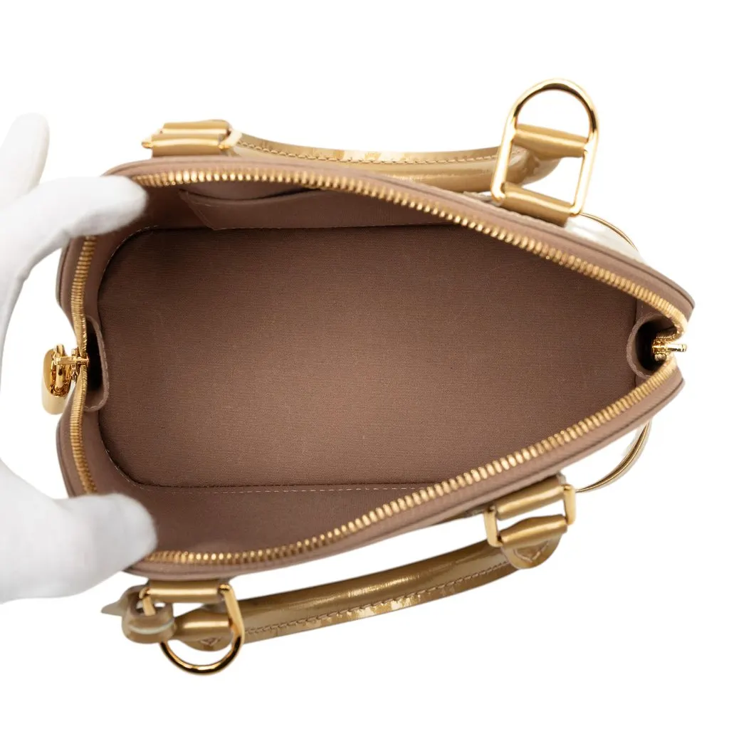 Louis Vuitton Monogram Vernis Alma BB Gold Leather Very good - Model View