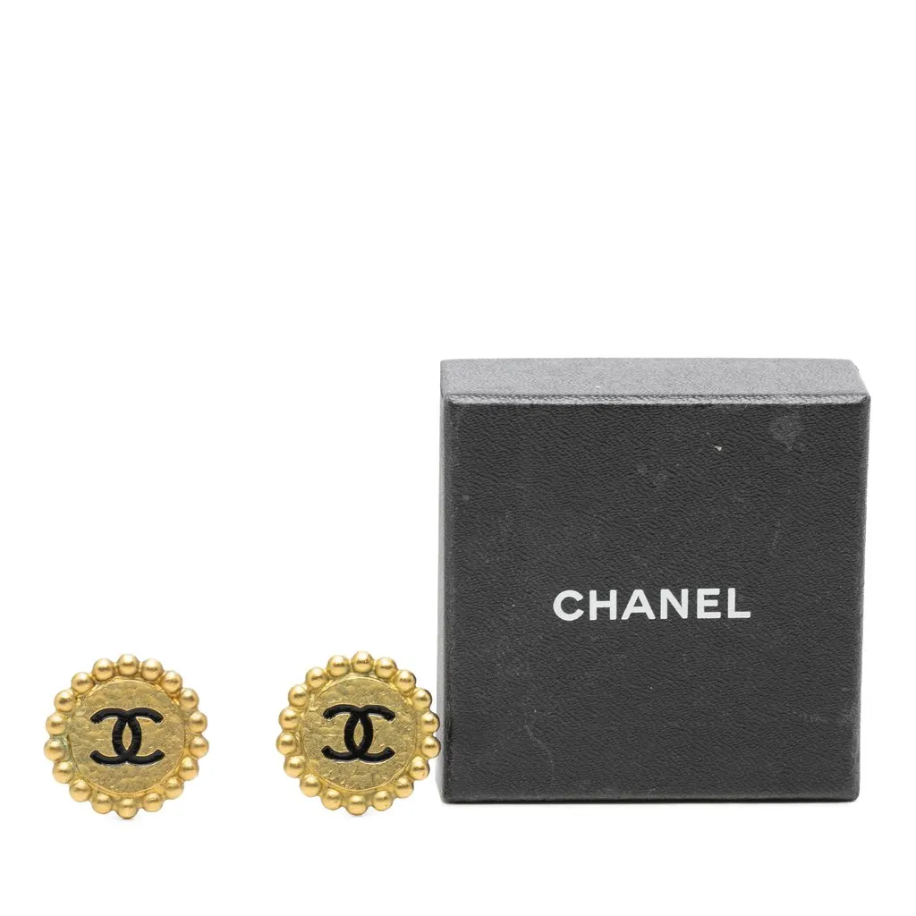 Chanel CC Gold Plated Round Clip On Earrings Gold Metal Very good - Model View