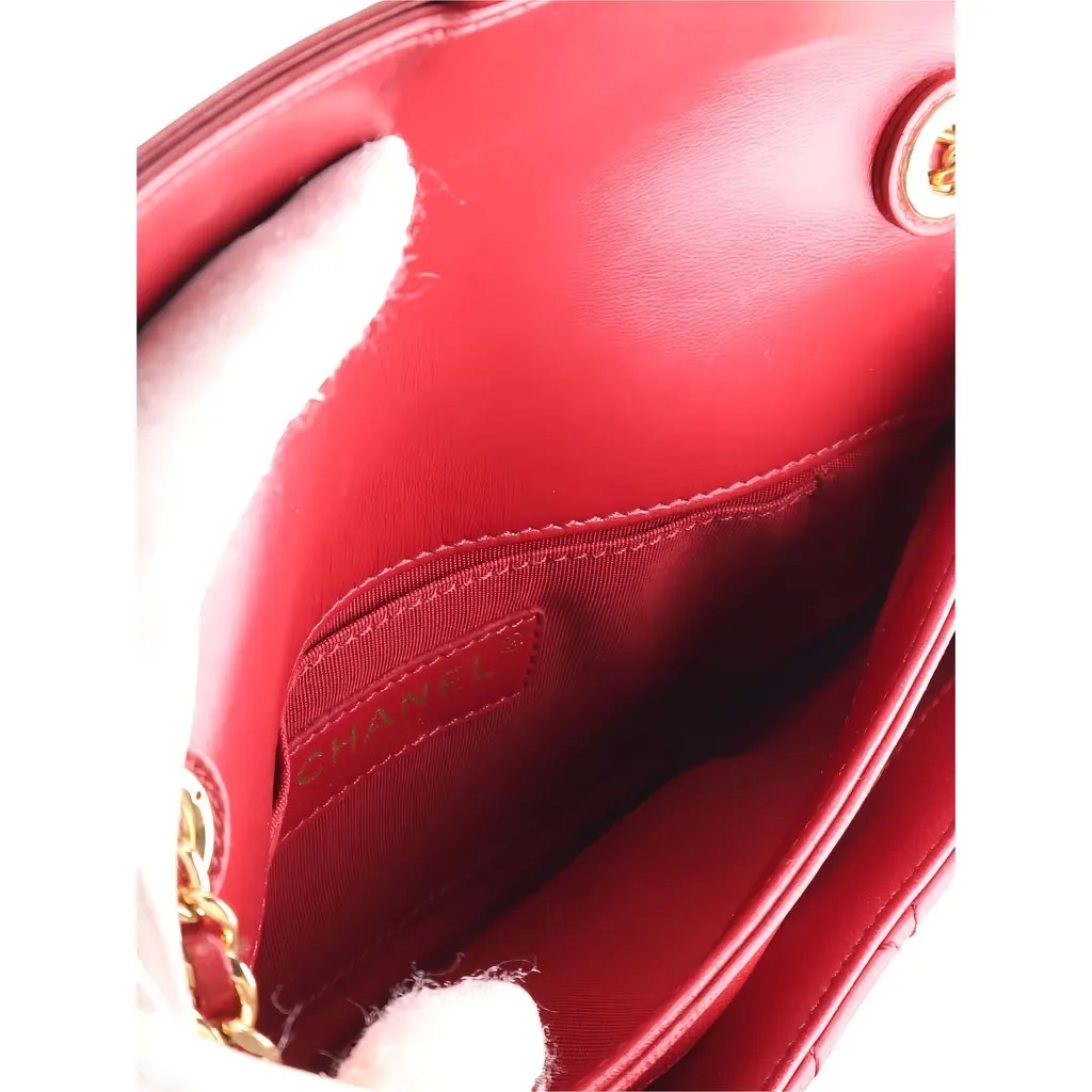 Chanel Small Quilted Lambskin CC Unchained Flap Red Leather Very good - Model View