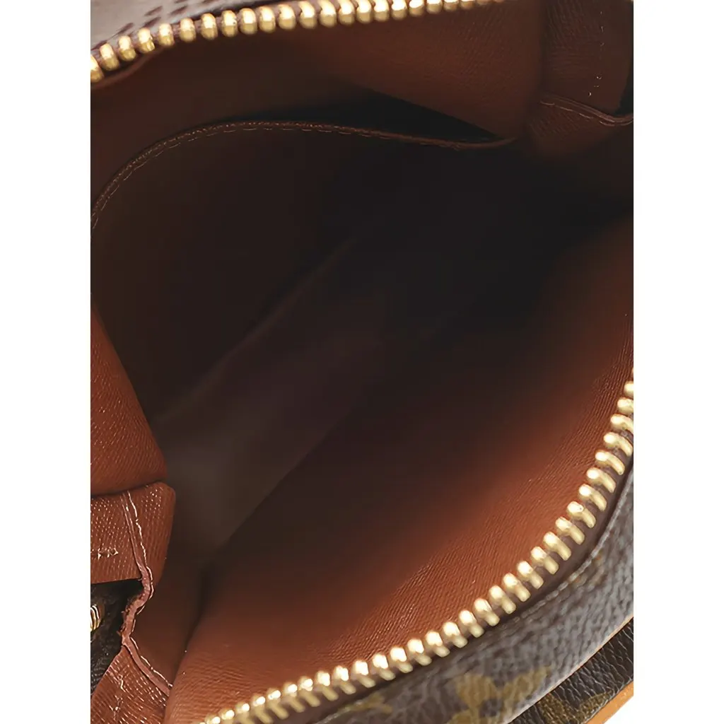 Louis Vuitton Monogram Amazone Brown Canvas Very good - Model View