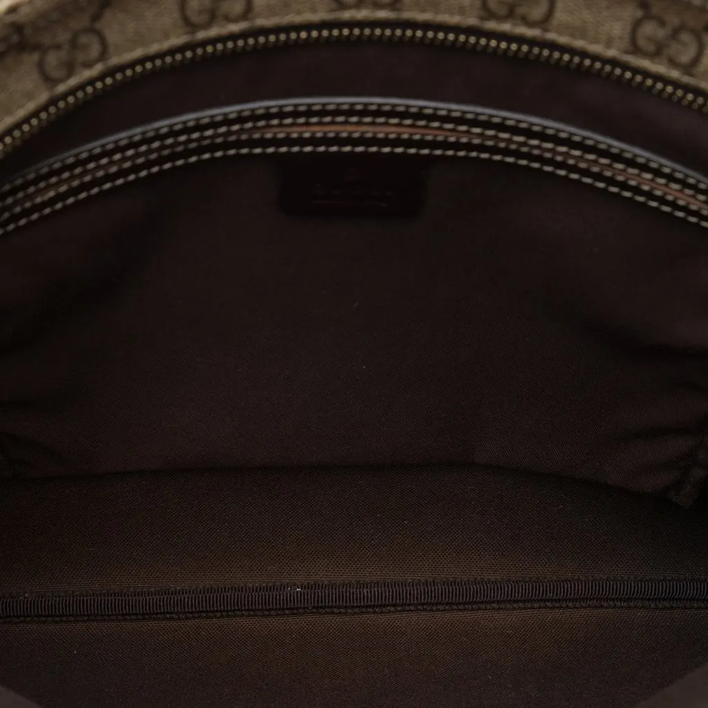 Gucci GG Supreme Crossbody Beige Canvas Good - Model View