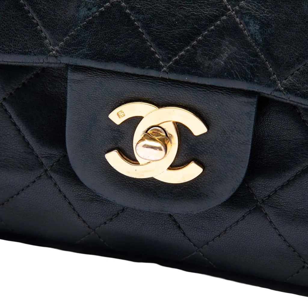Chanel Medium Classic Lambskin Double Flap Black Leather Very good - Box View
