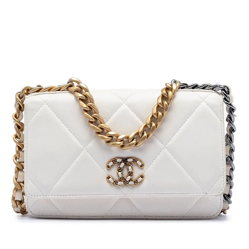 Chanel Quilted Lambskin 19 Wallet on Chain White Leather Very good - Front View