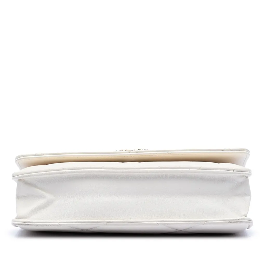 Chanel Quilted Lambskin 19 Wallet on Chain White Leather Very good - Inside View