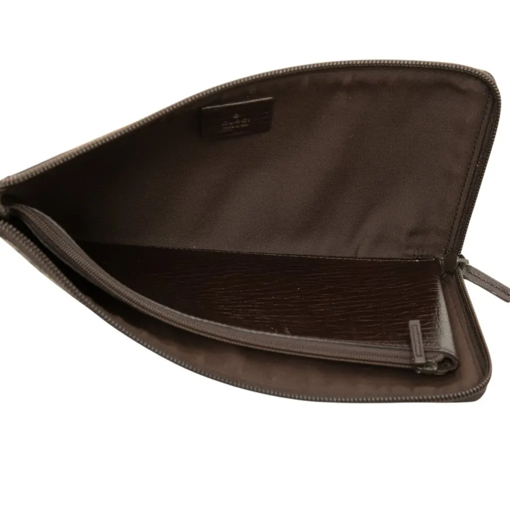 Gucci GG Supreme Zip Pouch Beige Canvas Very good - Model View