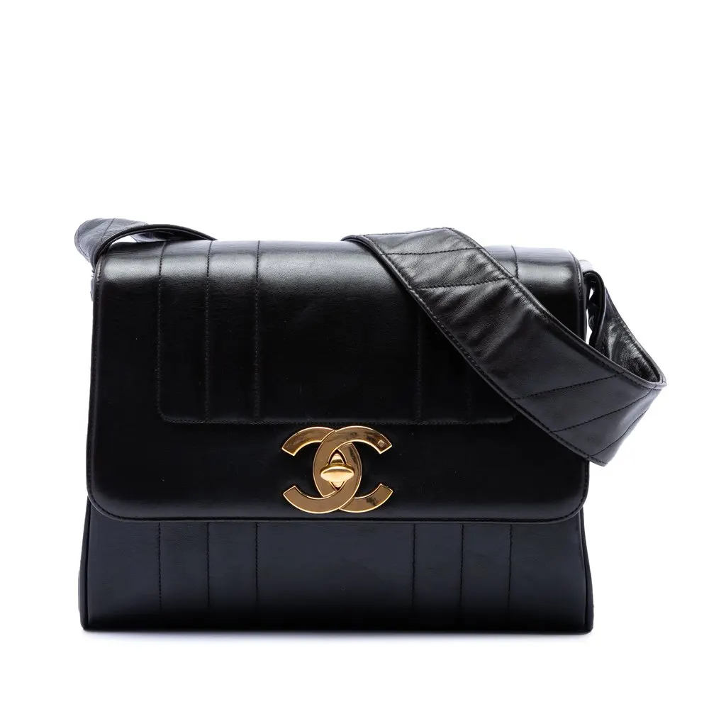 Chanel Vertical Quilt Lambskin Flap Black Leather Very good - Front View