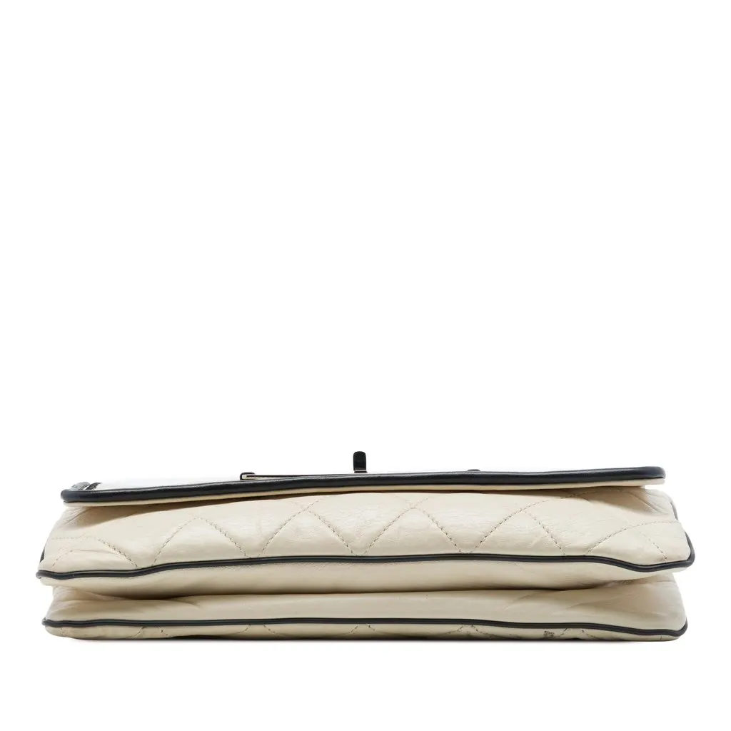 Chanel Quilted Aged Lambskin Reissue 2.55 East West Flap White Leather Very good - Inside View