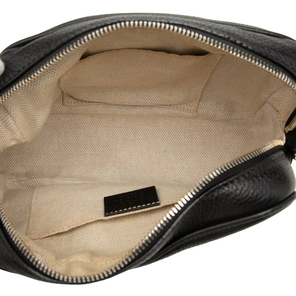 Gucci Calfskin Soho Disco Crossbody Black Leather Very good - Model View