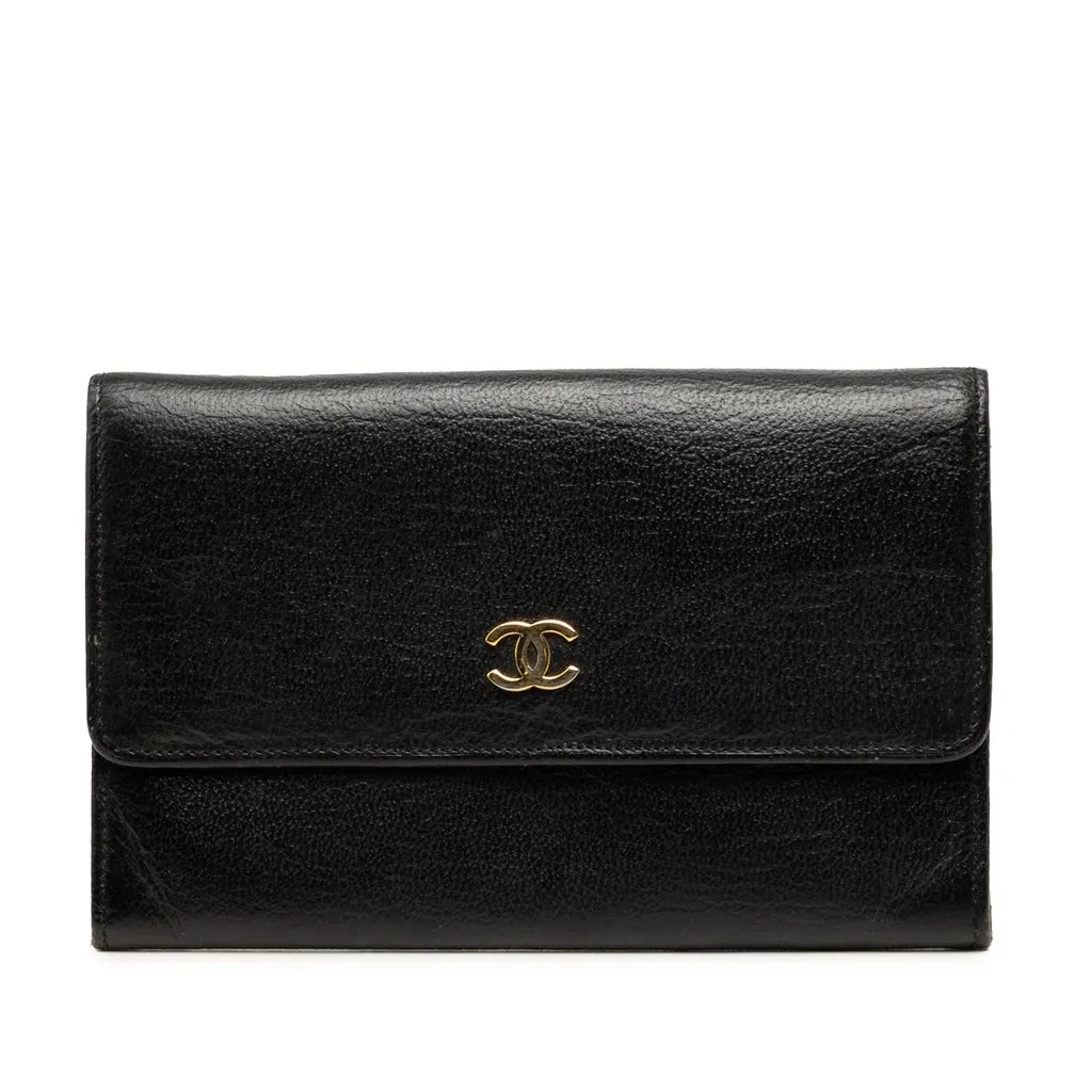 Chanel CC Calfskin Passport Cover Black Leather Very good - Front View