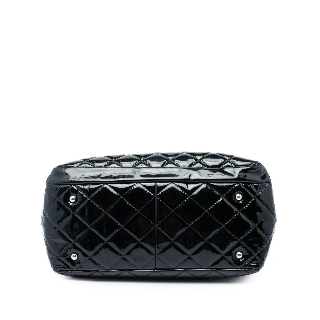 Chanel Large Quilted Patent Chic and Glitter Tote Black Leather Very good - Inside View