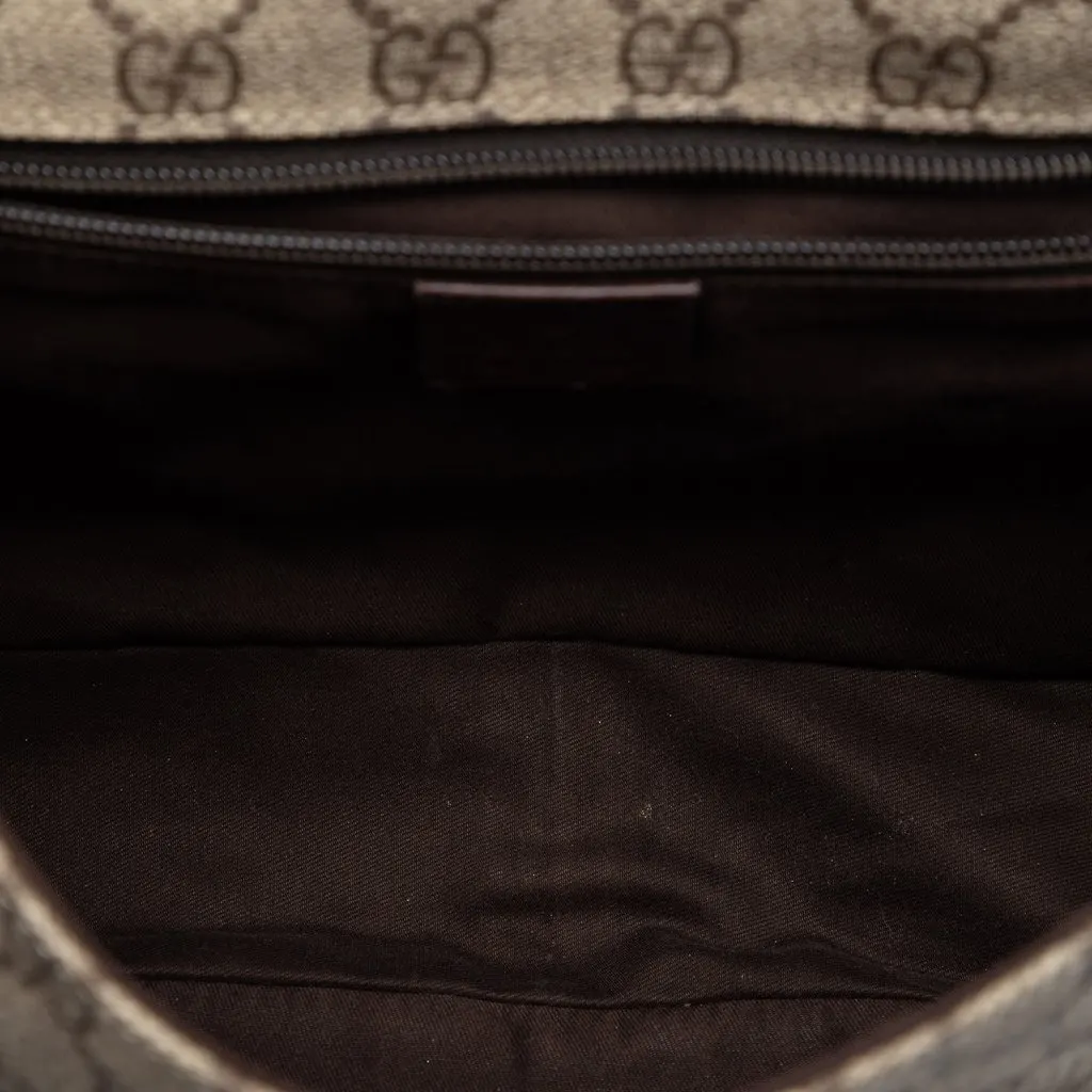 Gucci Medium GG Supreme Web Flap Messenger Bag Beige Very good - Model View