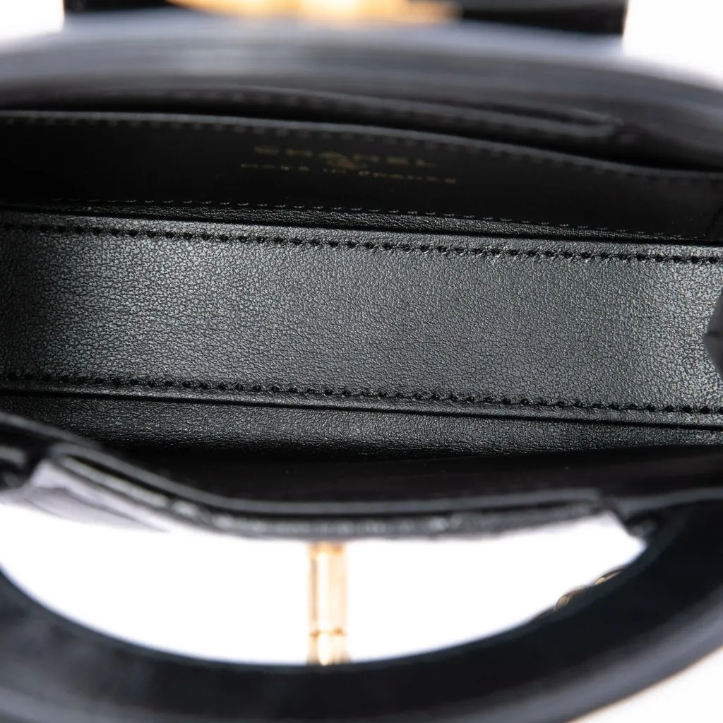 Chanel Nano Aged Calfskin Kelly Shopper Bag Black Leather Very good - Model View