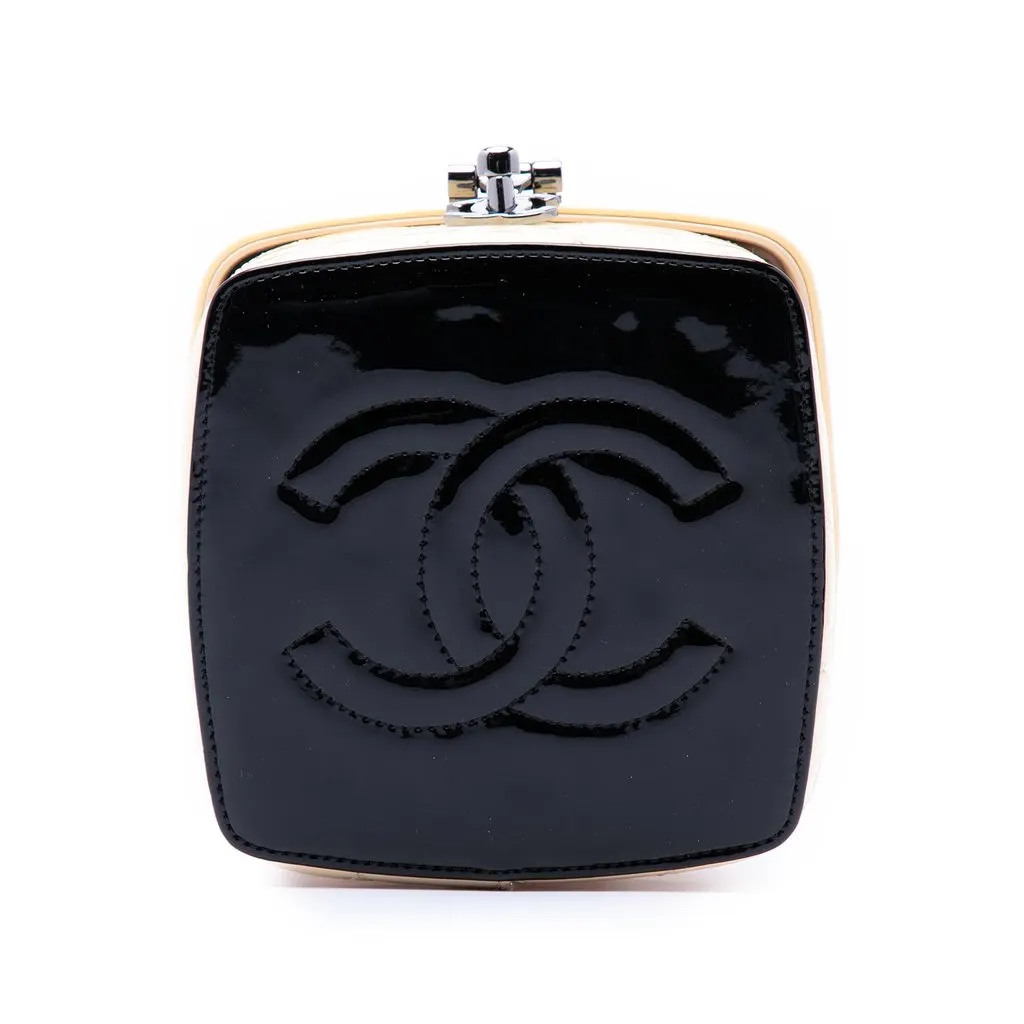 Chanel Mini CC Quilted Patent Vanity Bag Beige Leather Very good - Inside View