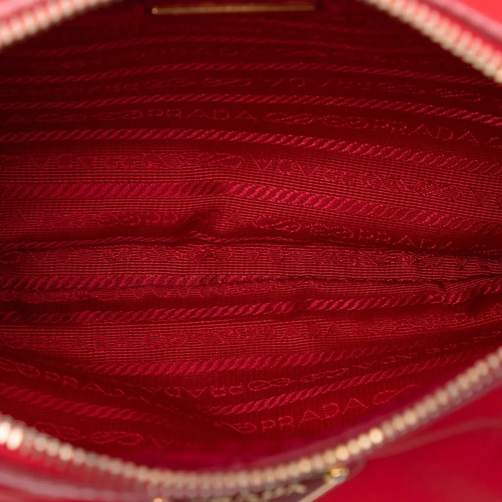 Prada Saffiano Trimmed Tessuto Zip Top Crossbody Red Polyamide Very good - Model View