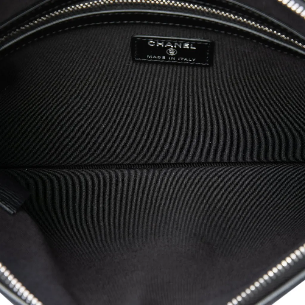 Chanel Medium Wool Felt Deauville O Case Clutch Black Very good - Model View