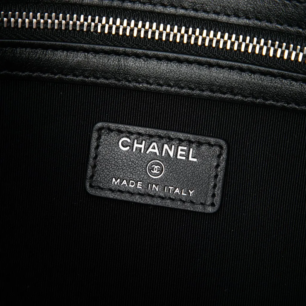 Chanel Medium Wool Felt Deauville O Case Clutch Black Very good - Box View