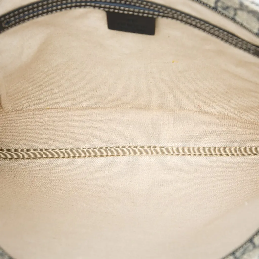 Gucci GG Supreme Crossbody Beige Very good - Model View