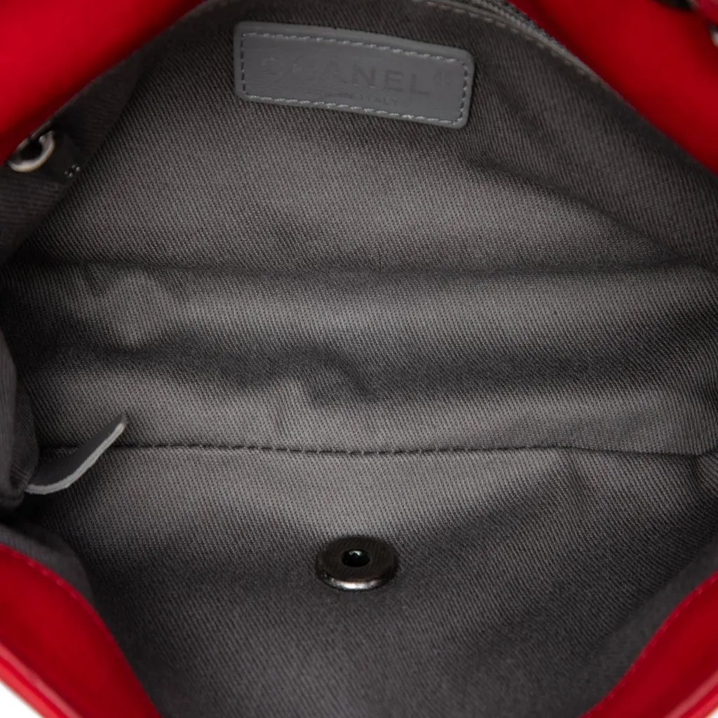 Chanel Iridescent Calfskin Diamond Stitch Flap Red Leather Very good - Model View