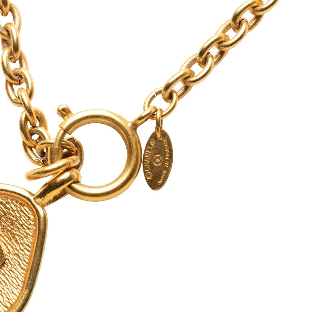 Chanel CC Gold Plated 31 Rue Cambon Pendant Necklace Gold Metal Very good - Model View