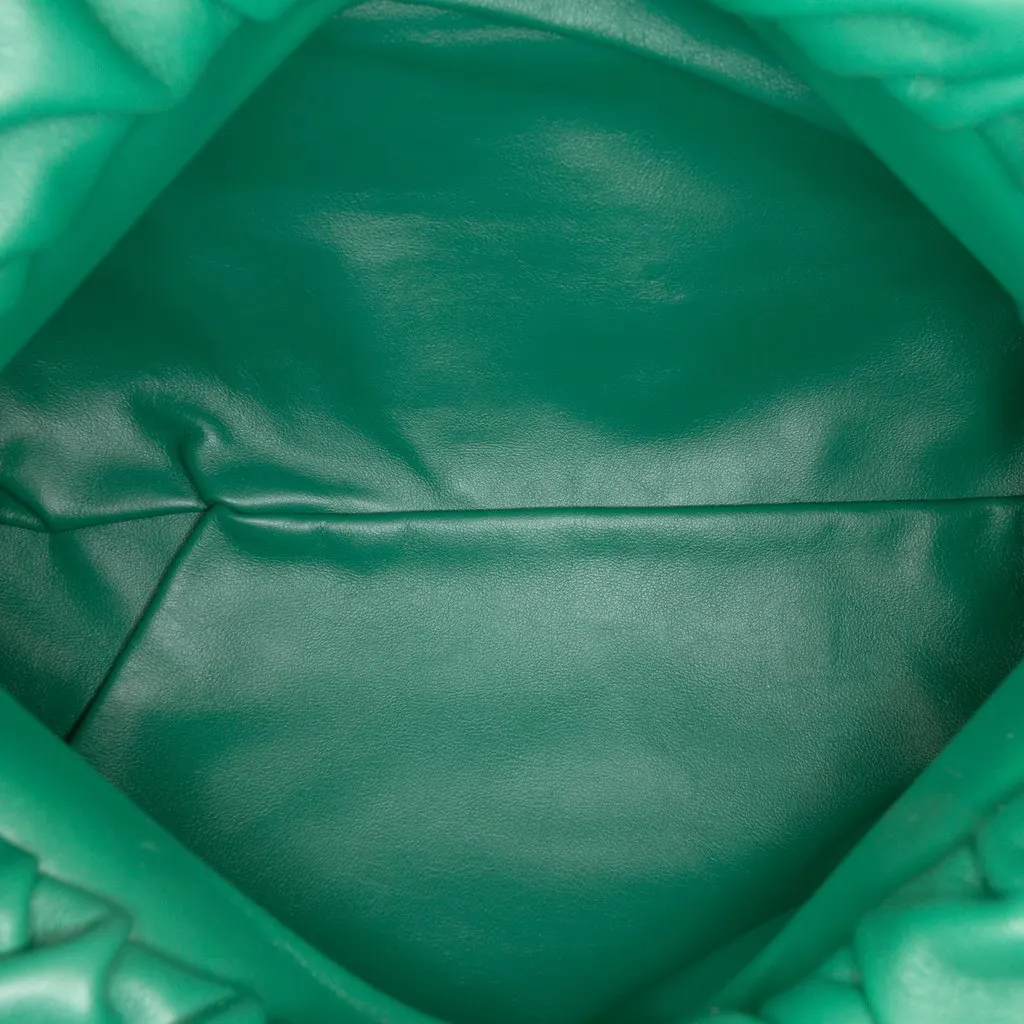 Bottega Veneta Lambskin Chain Pouch Green Leather Very good - Model View