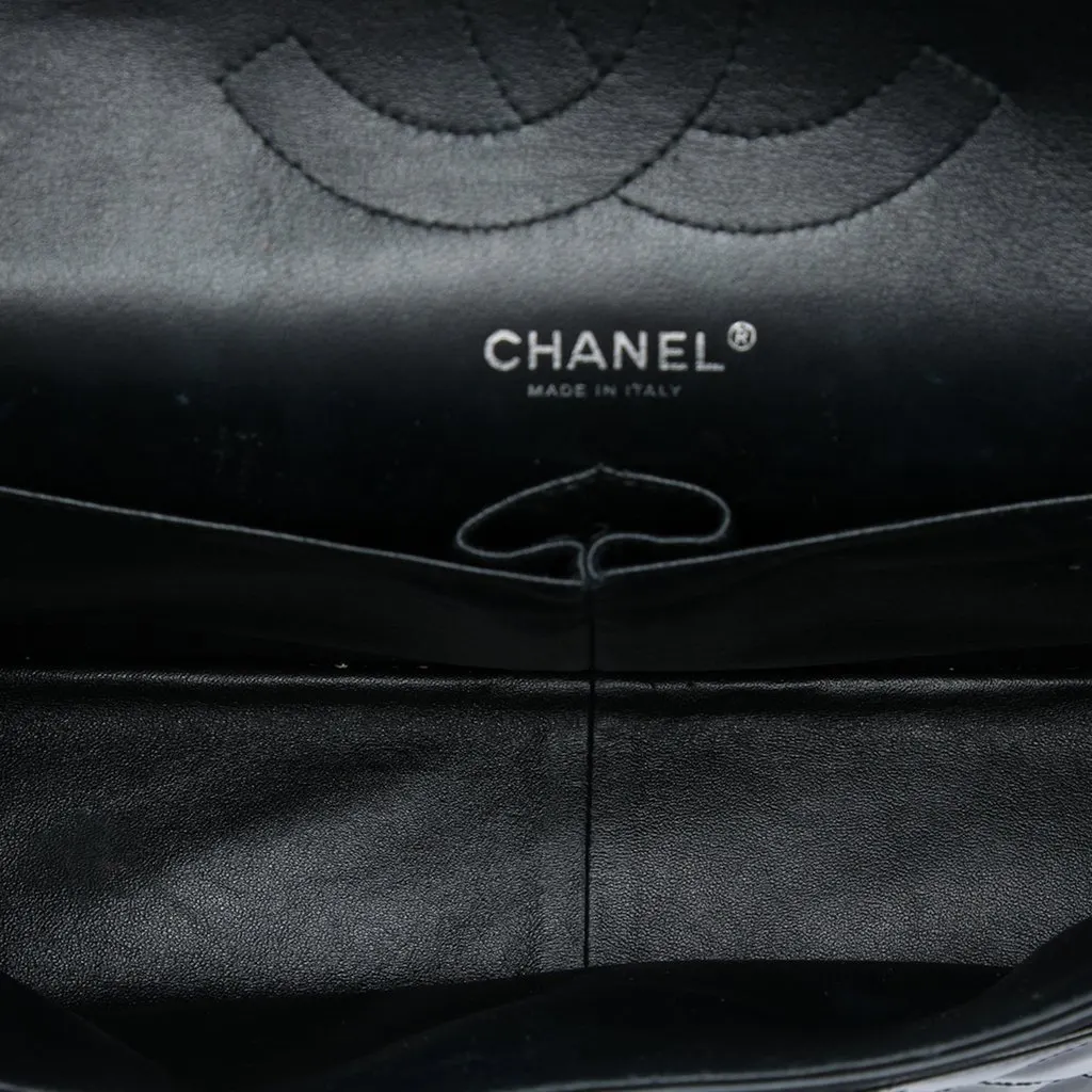 Chanel Jumbo Classic Striated Patent Double Flap Green Leather Very good - Model View