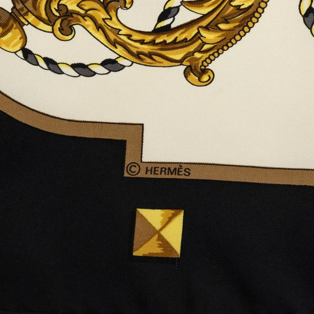 Hermès Les Cles Silk Scarf 90 White Silk Very good - Model View