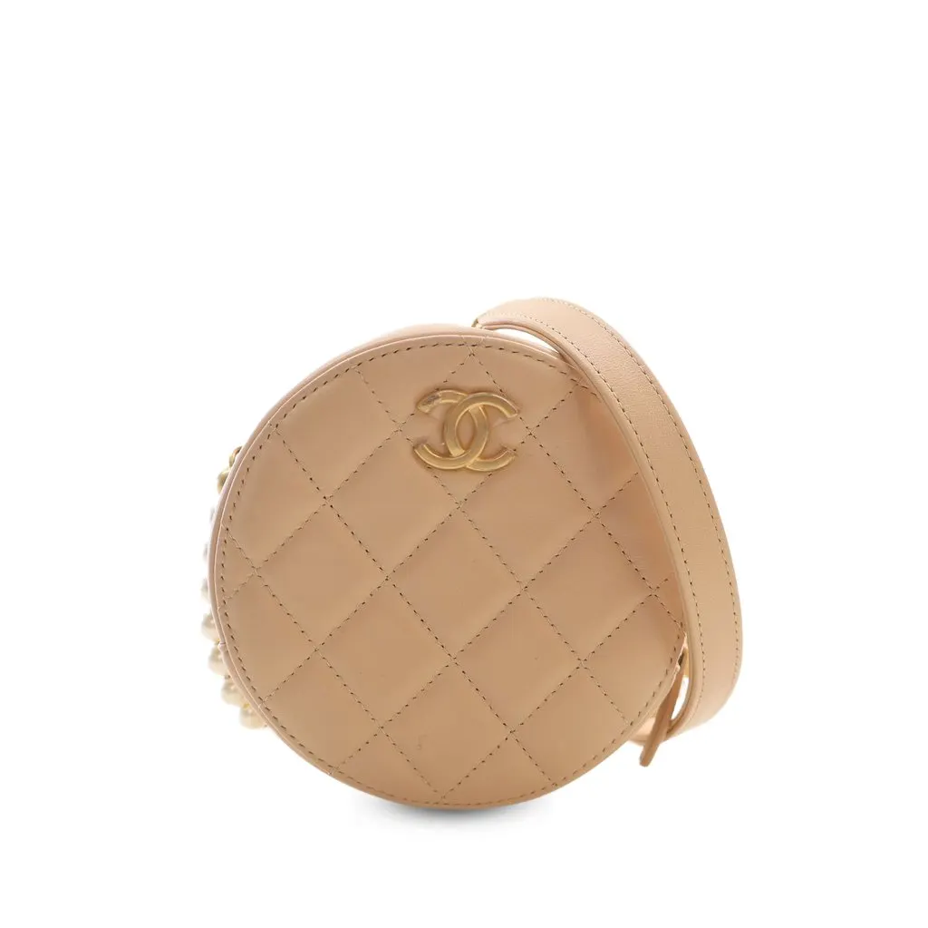 Chanel Quilted Lambskin About Pearls Round Clutch with Chain Beige Leather Very good - Front View