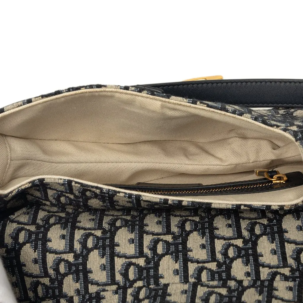 Dior Oblique Canvas Saddle Bag Blue Canvas Very good - Model View
