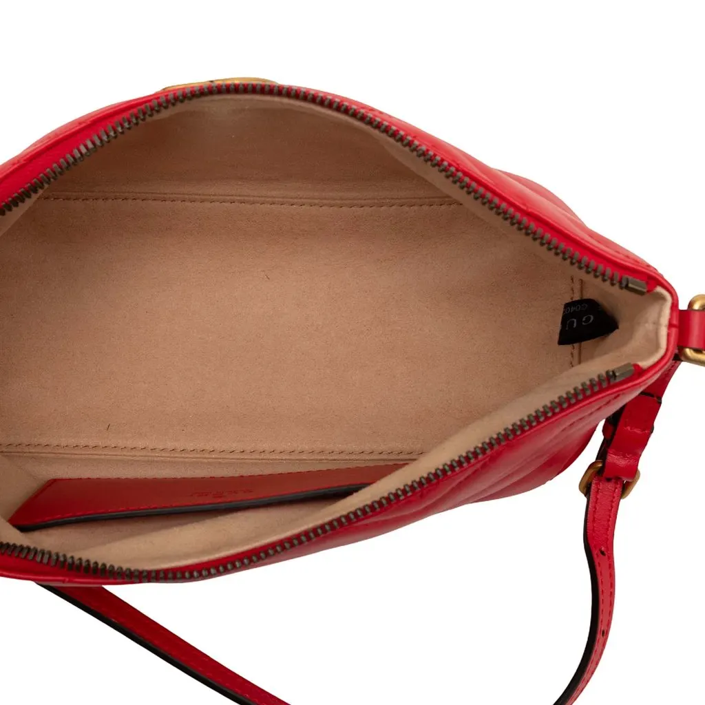 Gucci GG Marmont Matelasse Calfskin Shoulder Bag Red Leather Very good - Model View