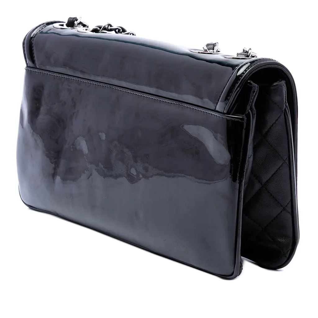 Chanel CC Patent Lipstick Ligne Flap Black Leather Very good - Back View