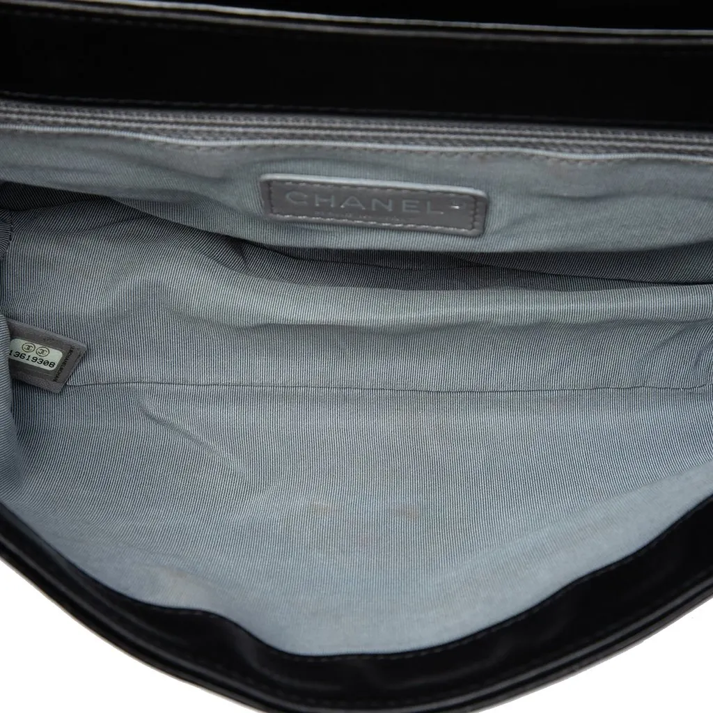 Chanel CC Patent Lipstick Ligne Flap Black Leather Very good - Model View