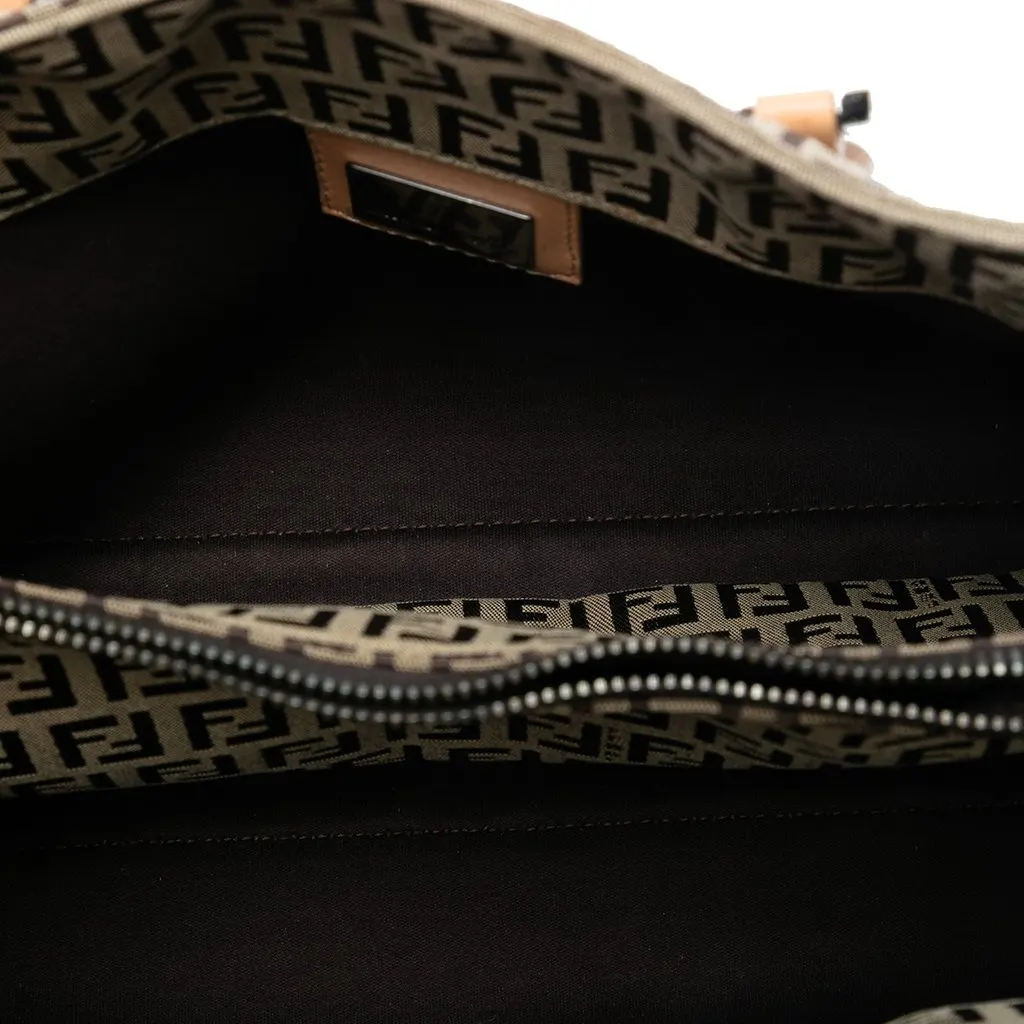 Fendi Zucchino Canvas Tote Beige Very good - Model View