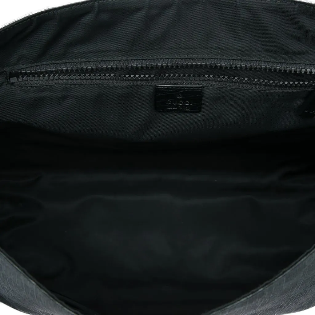 Gucci GG Supreme Flap Messenger Bag Black Very good - Model View