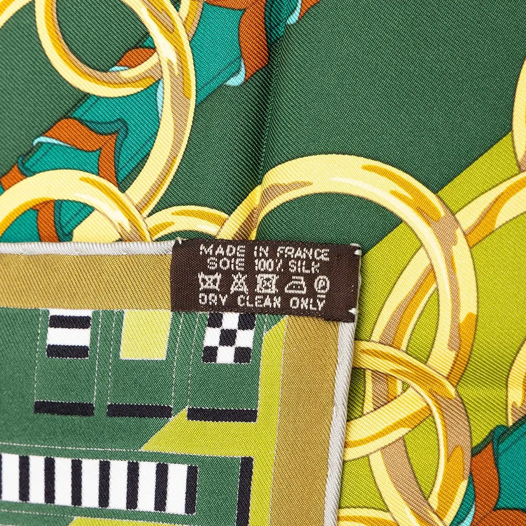 Hermès Brides et Gris Gris Silk Scarf 90 Green Silk Never worn - Model View