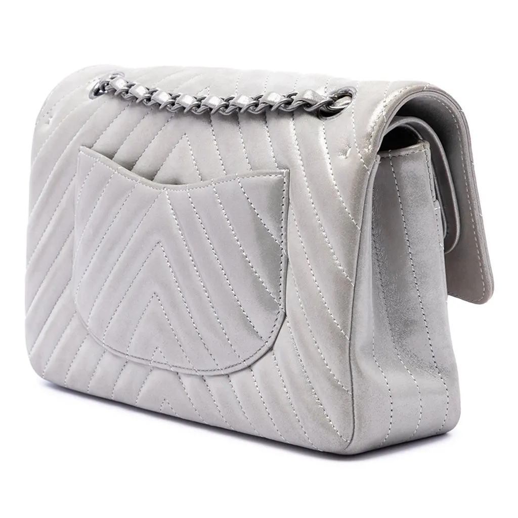 Chanel Medium Classic Chevron Iridescent Lambskin Double Flap Silver Leather Very good - Back View