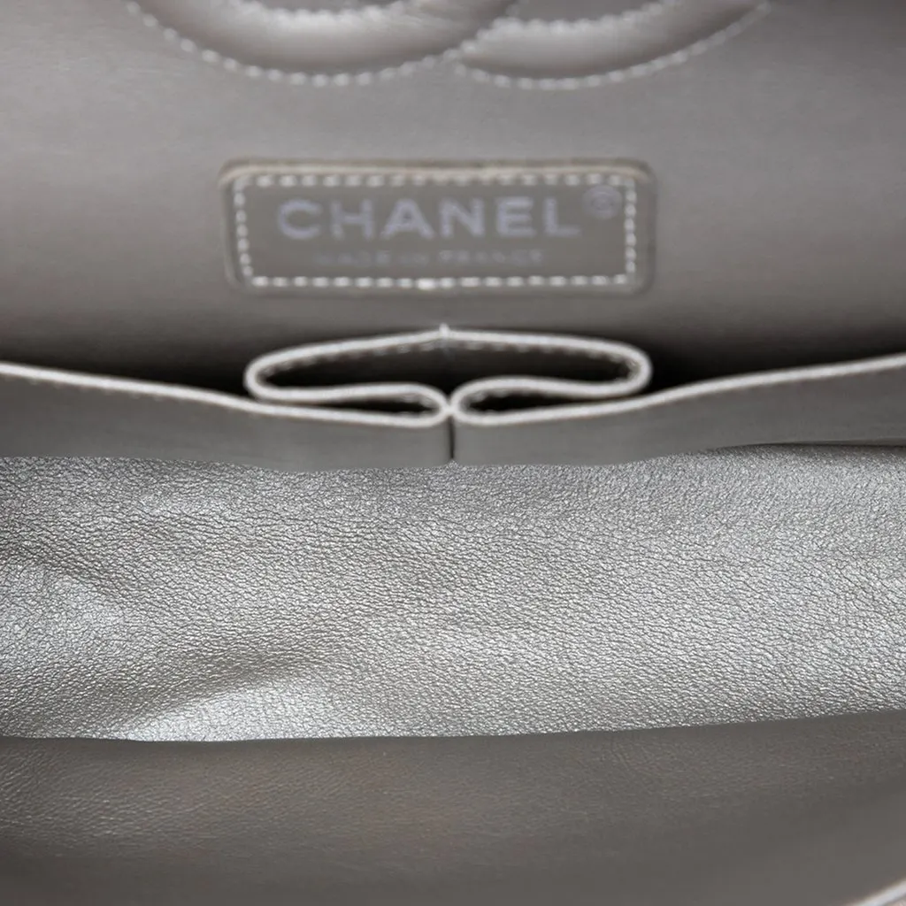 Chanel Medium Classic Chevron Iridescent Lambskin Double Flap Silver Leather Very good - Model View