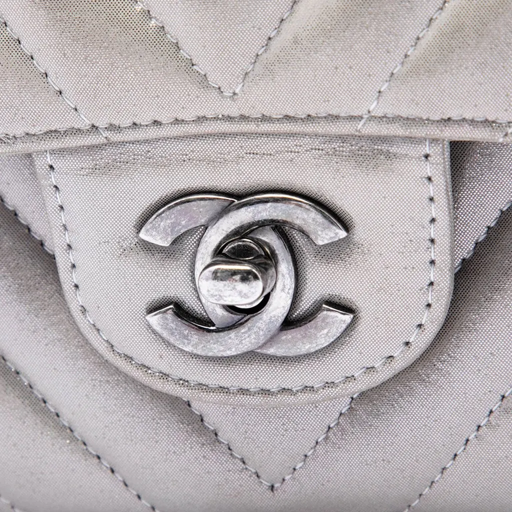 Chanel Medium Classic Chevron Iridescent Lambskin Double Flap Silver Leather Very good - Box View
