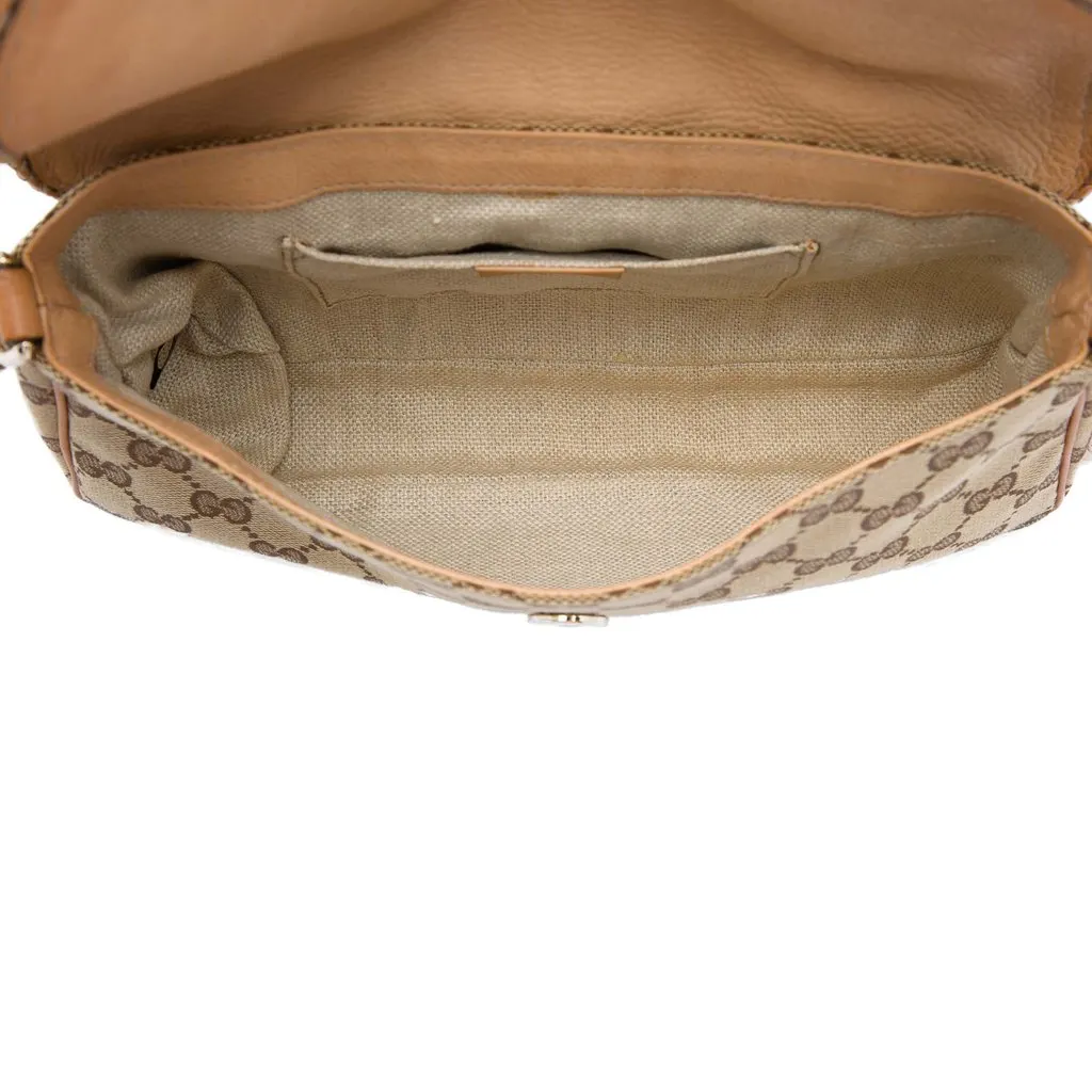 Gucci GG Canvas Marrakech Shoulder Bag Beige Very good - Model View