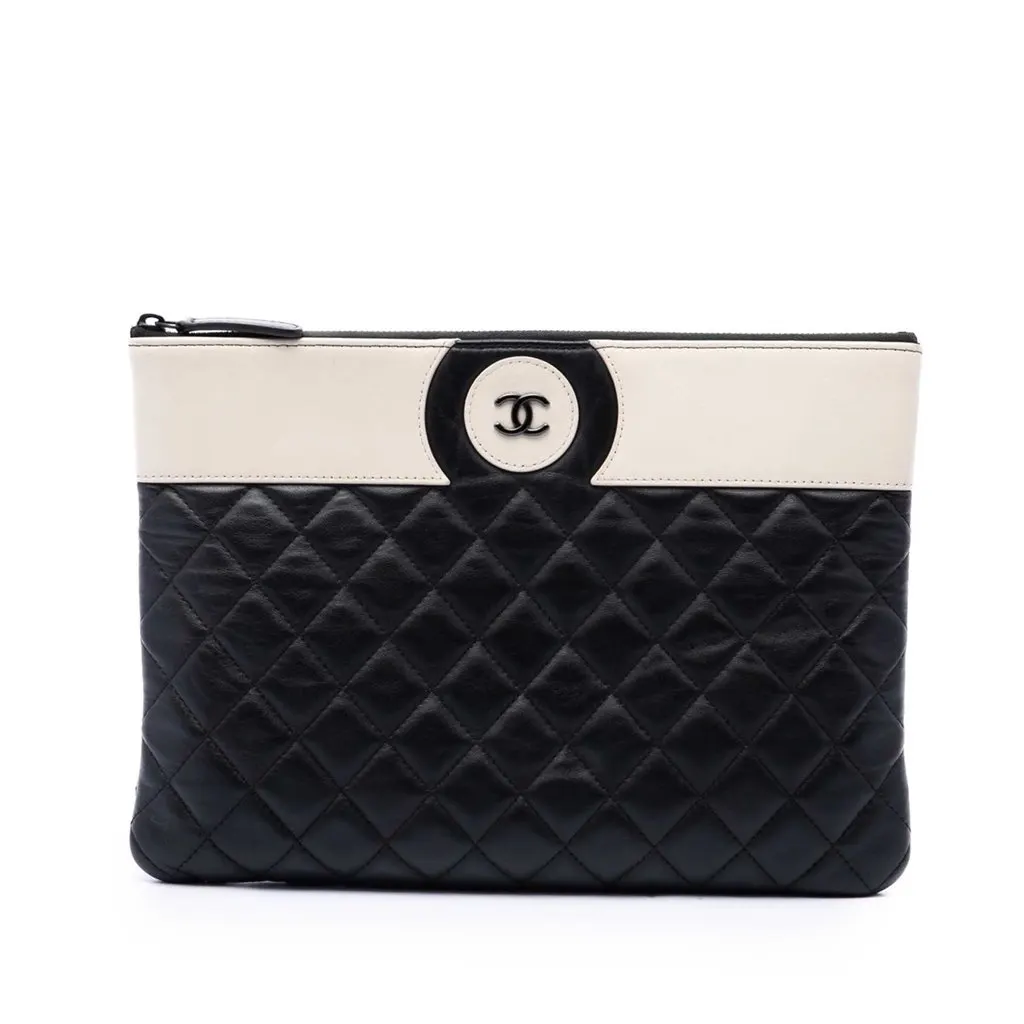 Chanel Medium CC Bicolor Quilted Lambskin Clutch Black Leather Very good - Front View