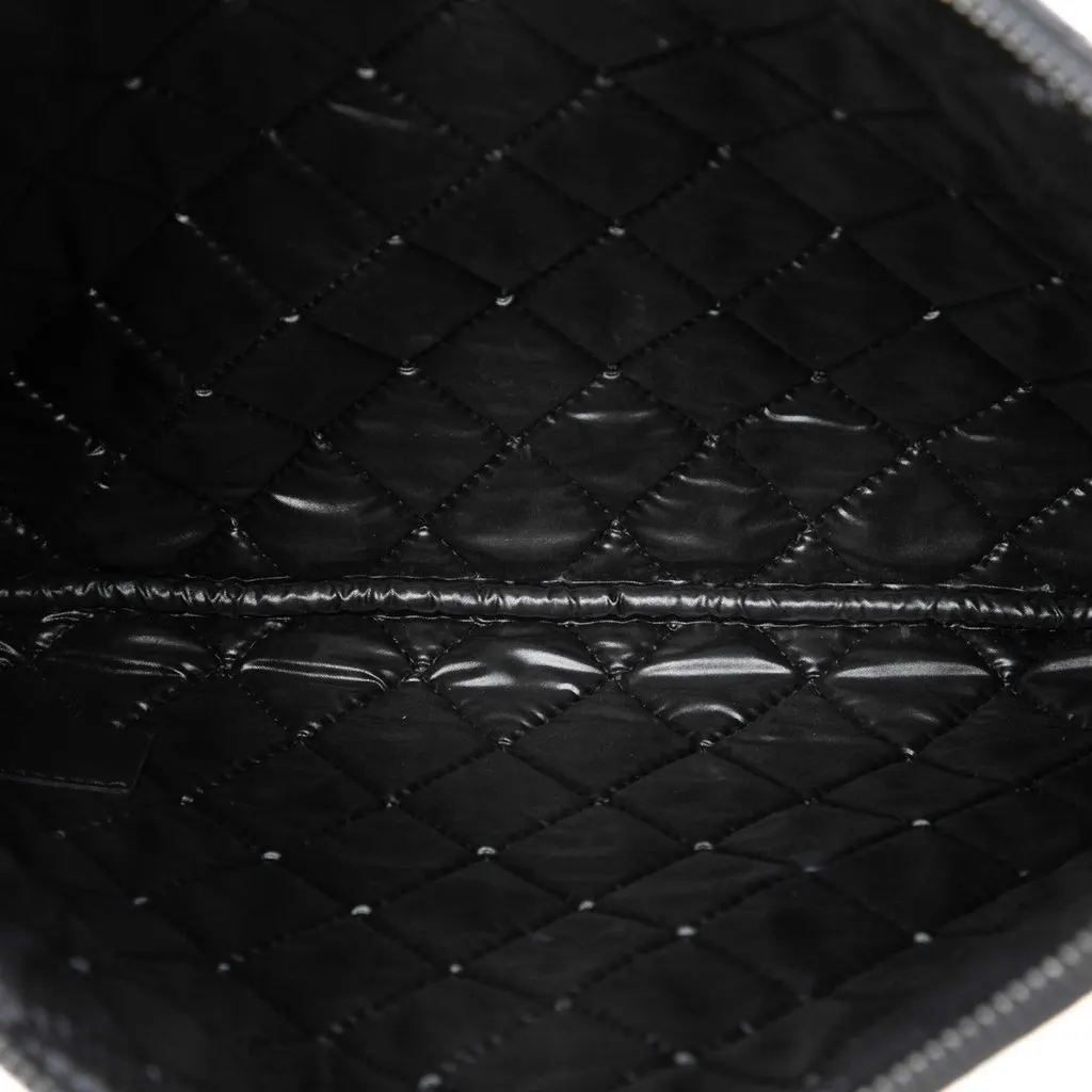 Chanel Medium CC Bicolor Quilted Lambskin Clutch Black Leather Very good - Model View
