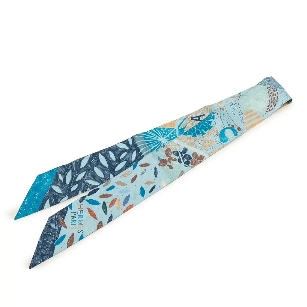 Hermès Chacun Fait Son Nid Silk Twilly Scarf