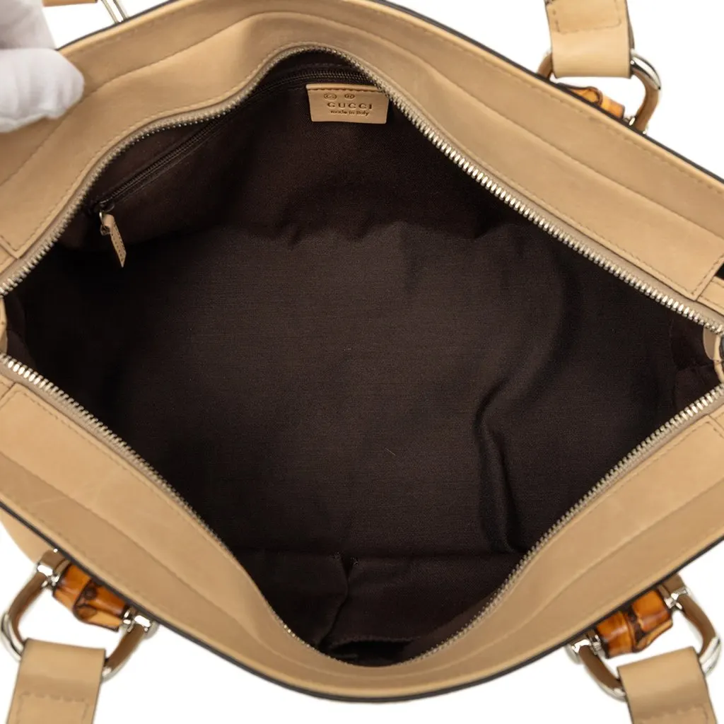 Gucci Calfskin Bamboo Bar Satchel Brown Leather Very good - Model View