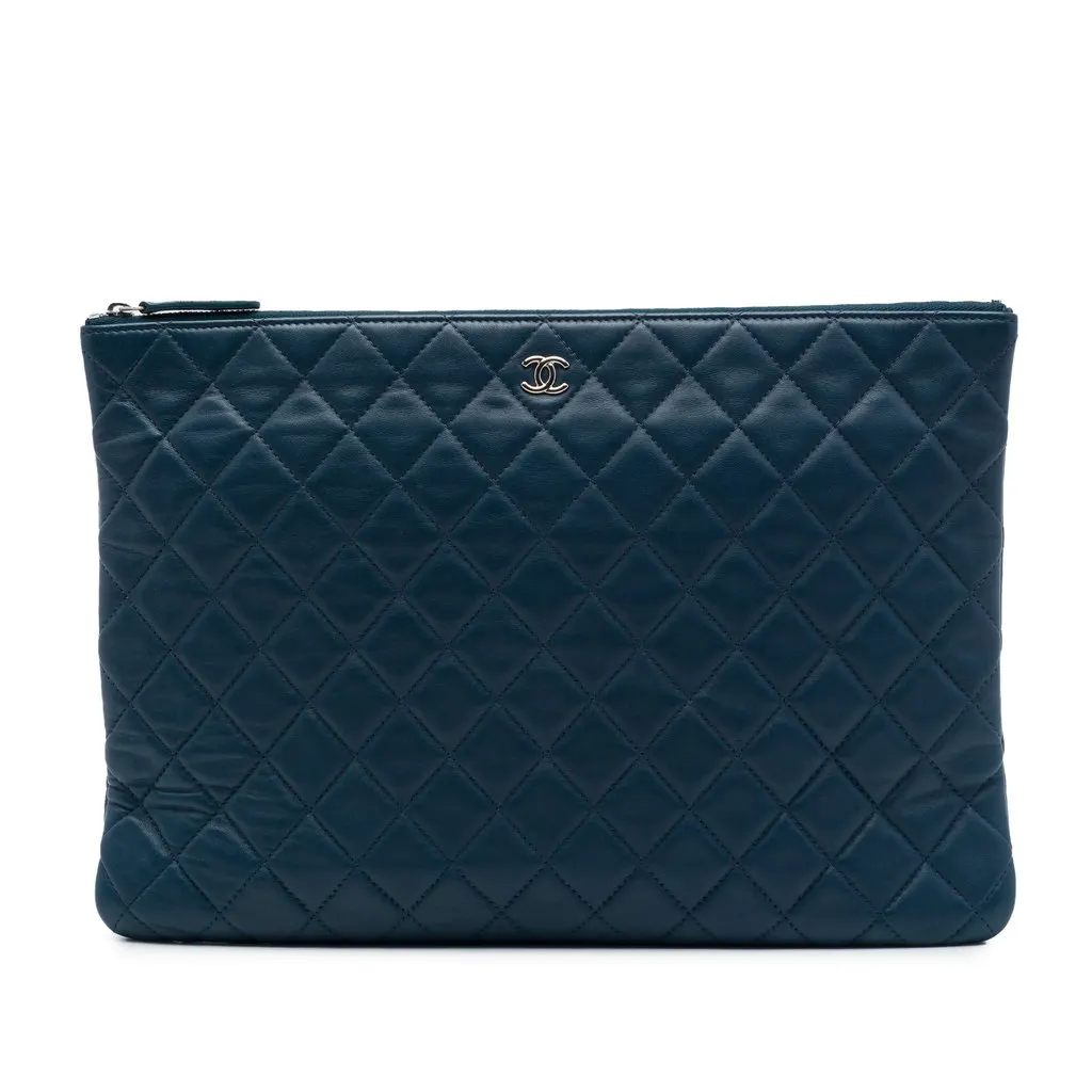 Chanel Large Quilted Lambskin O Case Clutch Blue Leather Very good - Front View