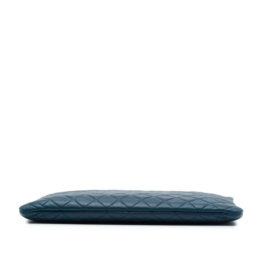 Chanel Large Quilted Lambskin O Case Clutch Blue Leather Very good - Inside View
