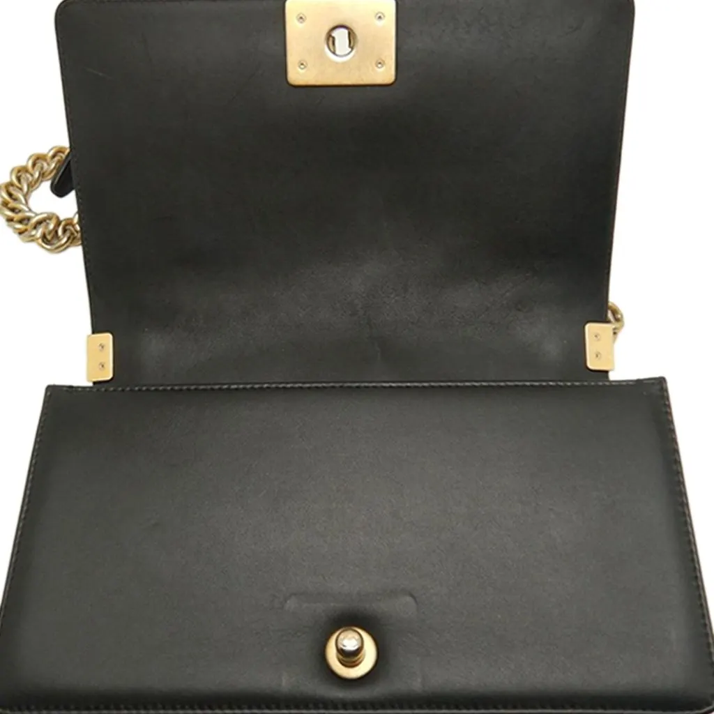 Chanel Old Medium Quilted Lambskin Boy Flap Black Leather Very good - Model View
