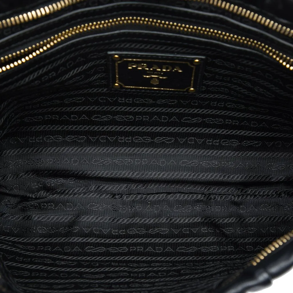 Prada Nappa Gaufre Clutch Black Leather Very good - Model View