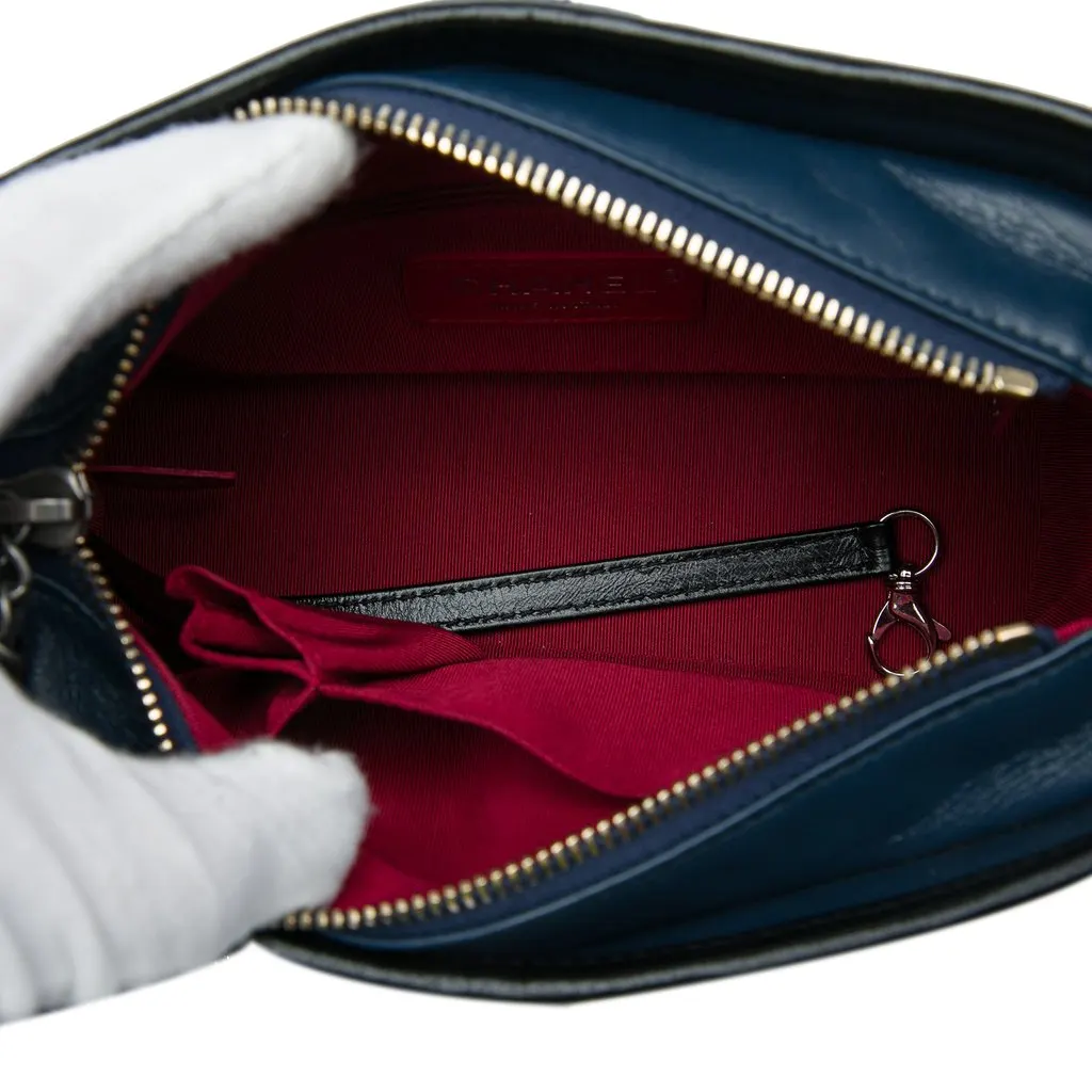 Chanel Small Bicolor Aged Calfskin Gabrielle Crossbody Blue Leather Very good - Model View