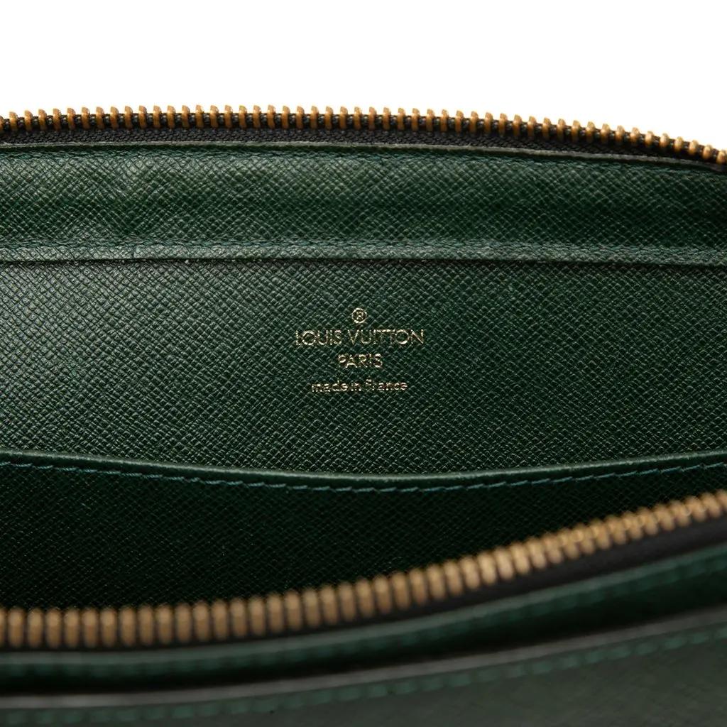 Louis Vuitton Taiga Pochette Baikal Green Leather Very good - Box View