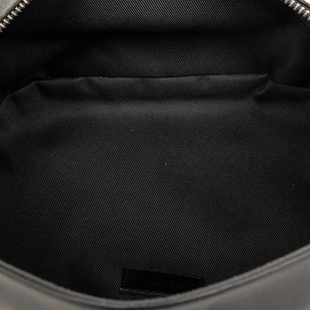 Louis Vuitton Monogram Eclipse Discovery Bumbag PM Black Very good - Model View