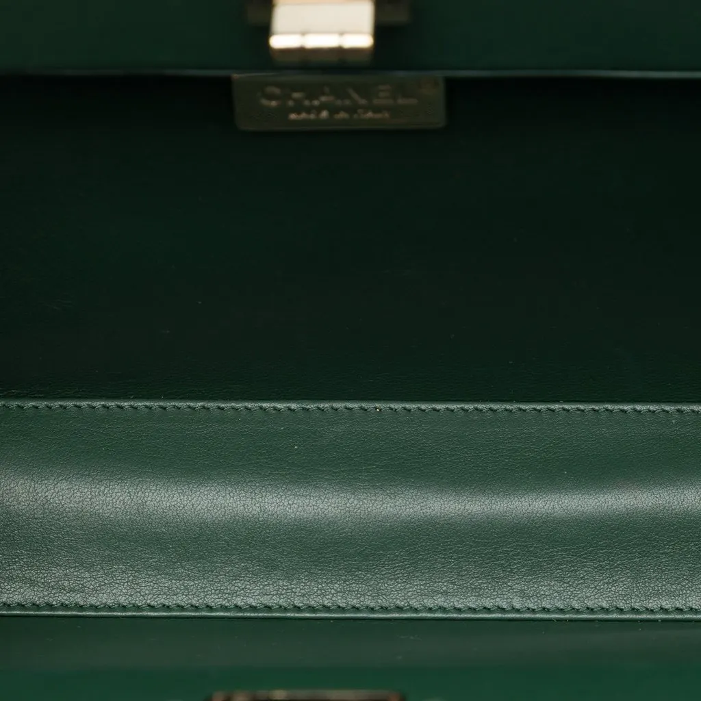 Chanel Chevron Lambskin Reissue 2.55 Box Crossbody Green Leather Very good - Model View
